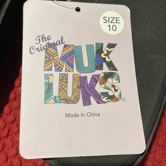 MUK LUKS Sz 10 Laser Cut  Outs Aztec Inspired Yellow Slip On 1.5” Platforms - Picture 6 of 7